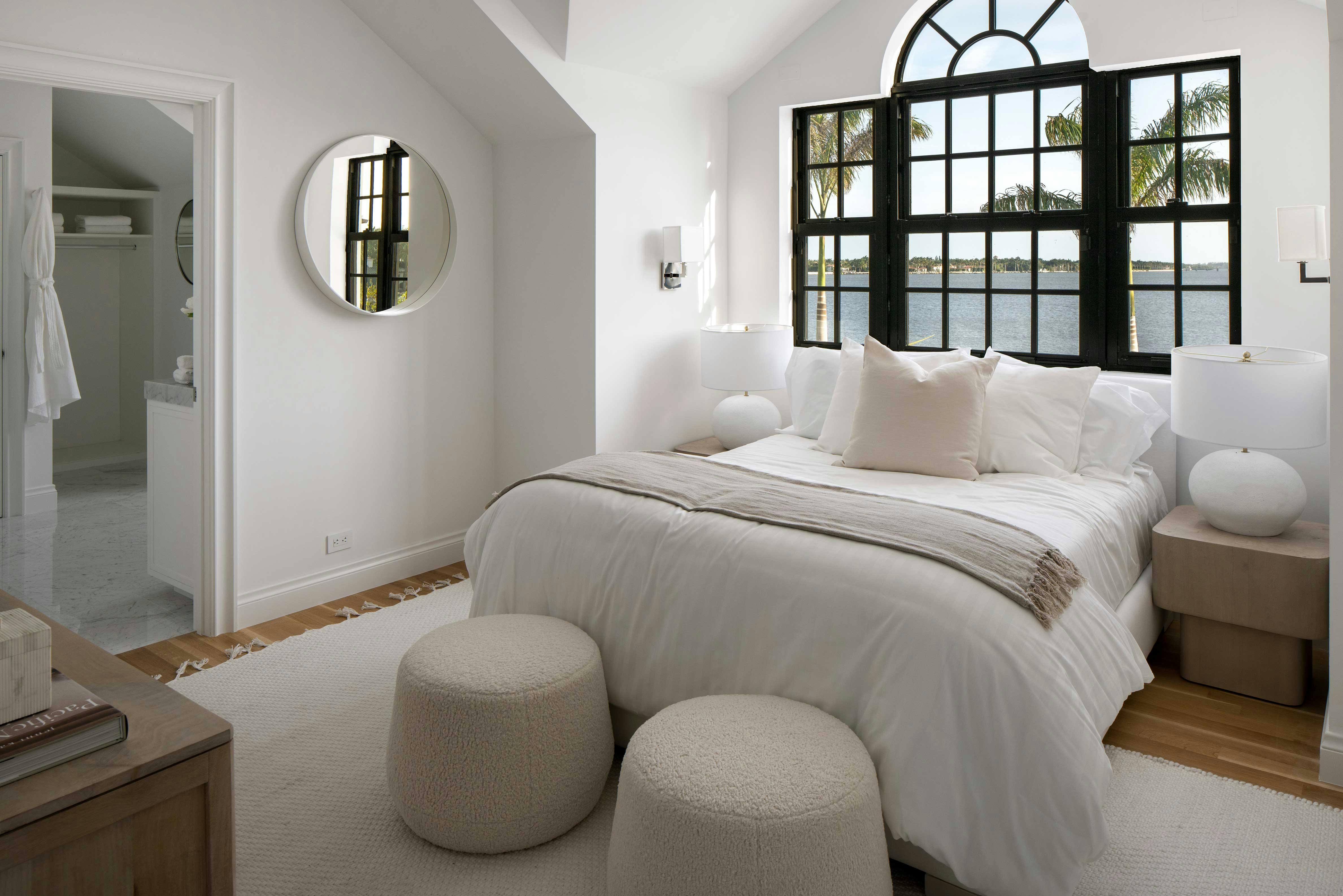 Meridith-Baer-Home-Home-Staging-Florida-Tarpon-Isle-Estates-Transitional-Guest-House-Bedroom